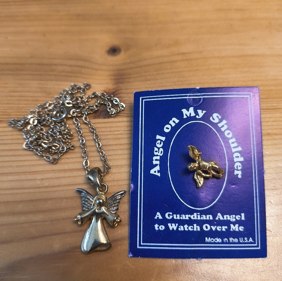 Bungle Of Angel Themed Jewelry - Picture 3 of 4
